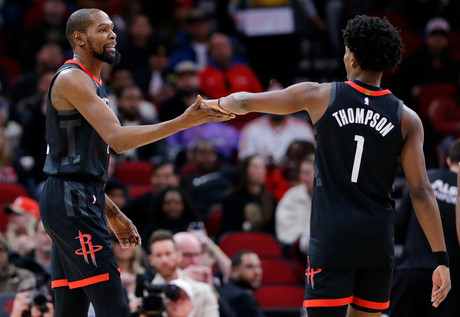 开云-17中15轰33+9+6！申京吹响火箭反击号角 杜兰特33+8献两决胜三分