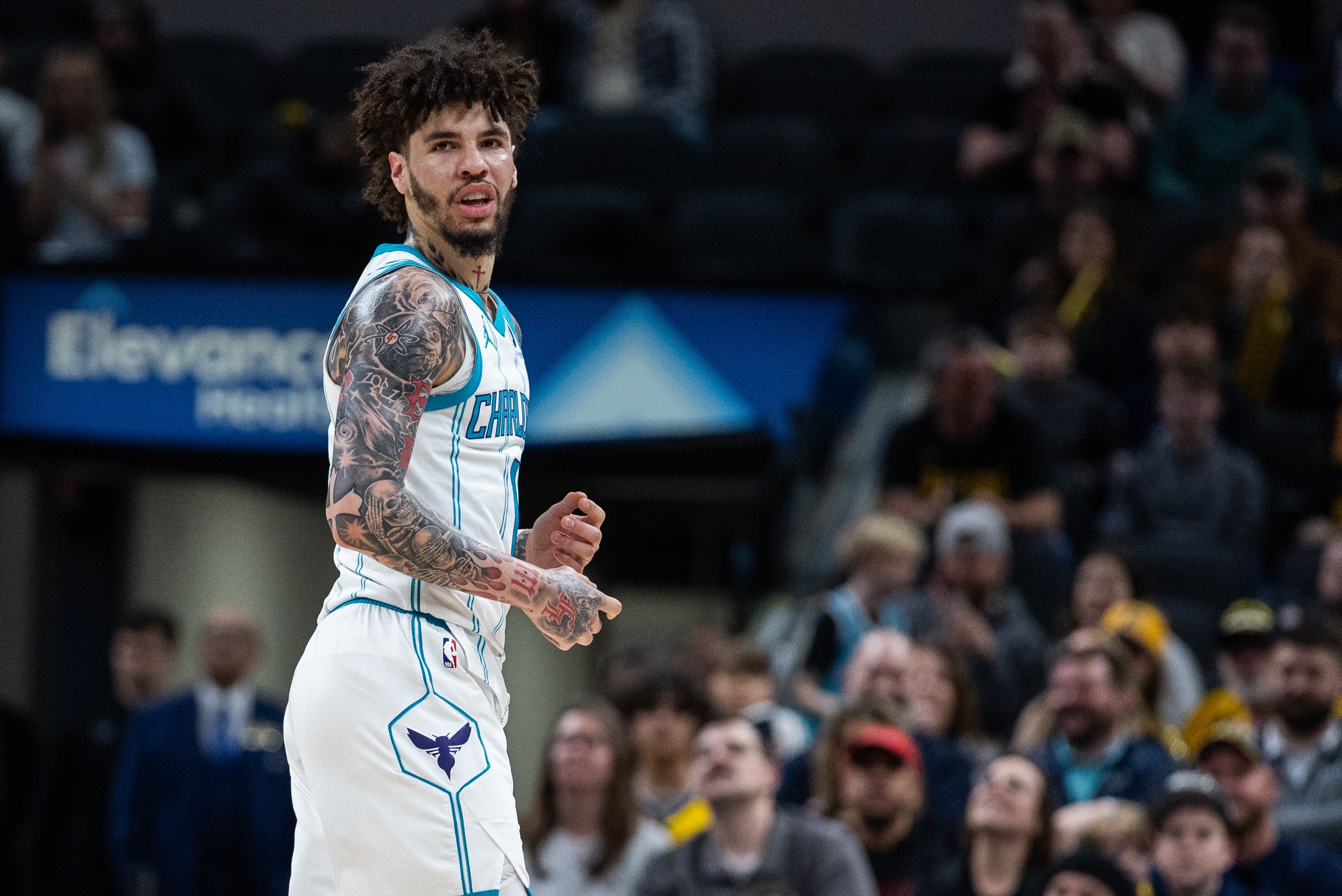 开云足球-今天不浪今天准！三球首节出战9分钟 7中5&amp;三分4中3砍13分2助