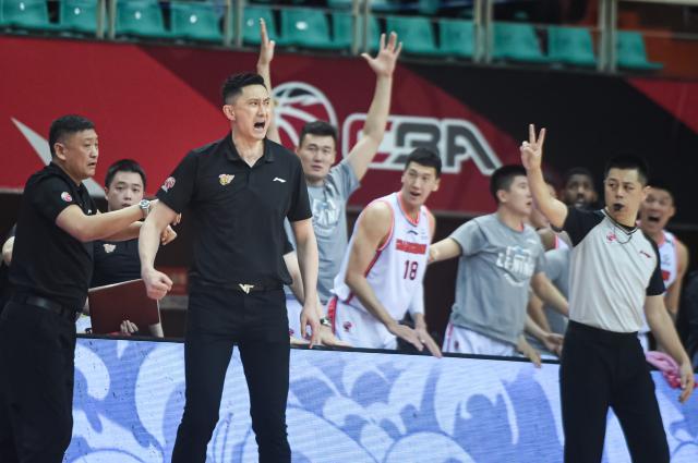 kaiyun体育官方-京粤大战又见大逆转！冠军倒下之前，依旧还是冠军